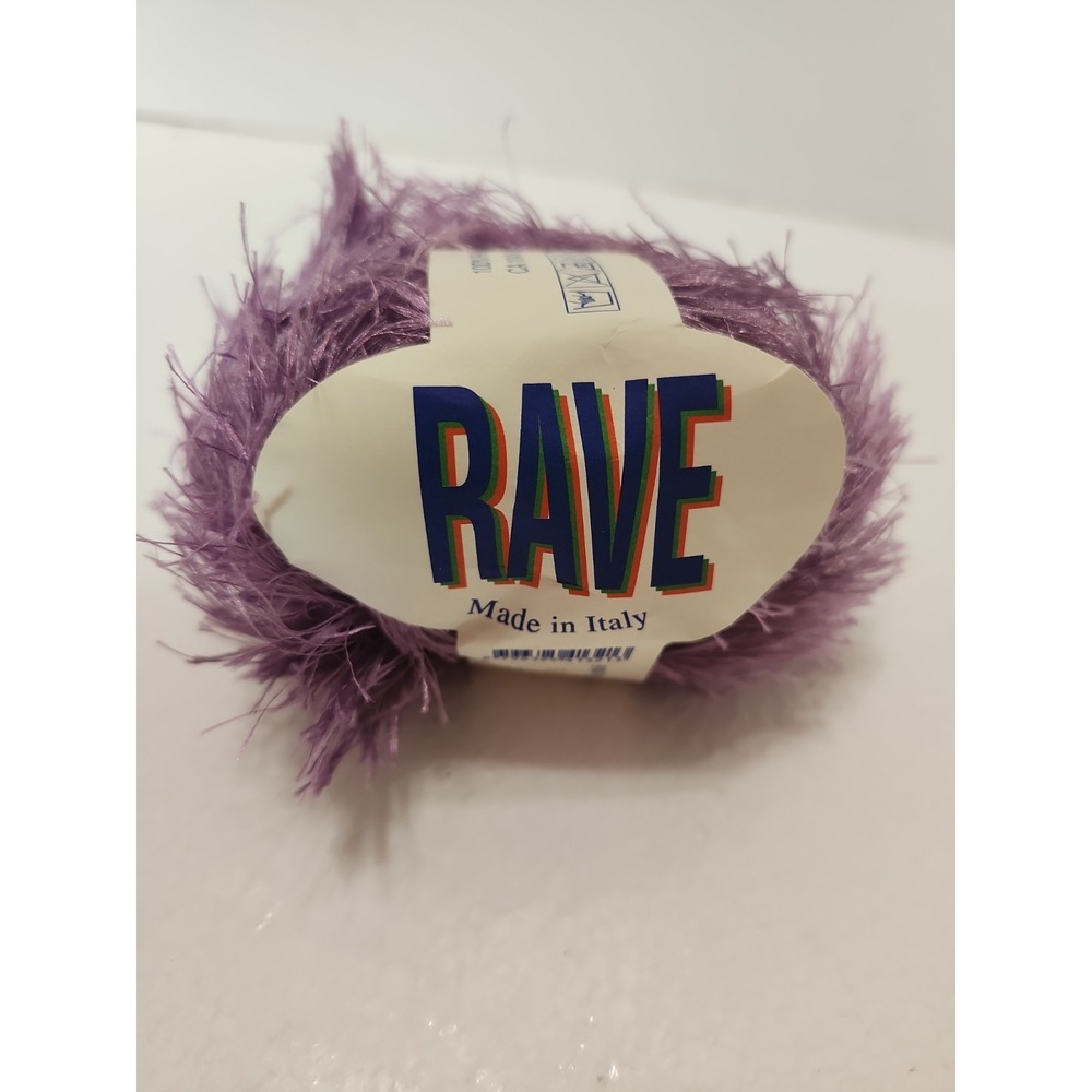 Rave Fun Fur Eyelash Yarn 1 Skeins Shade 743 (Lilac) Lot 1835